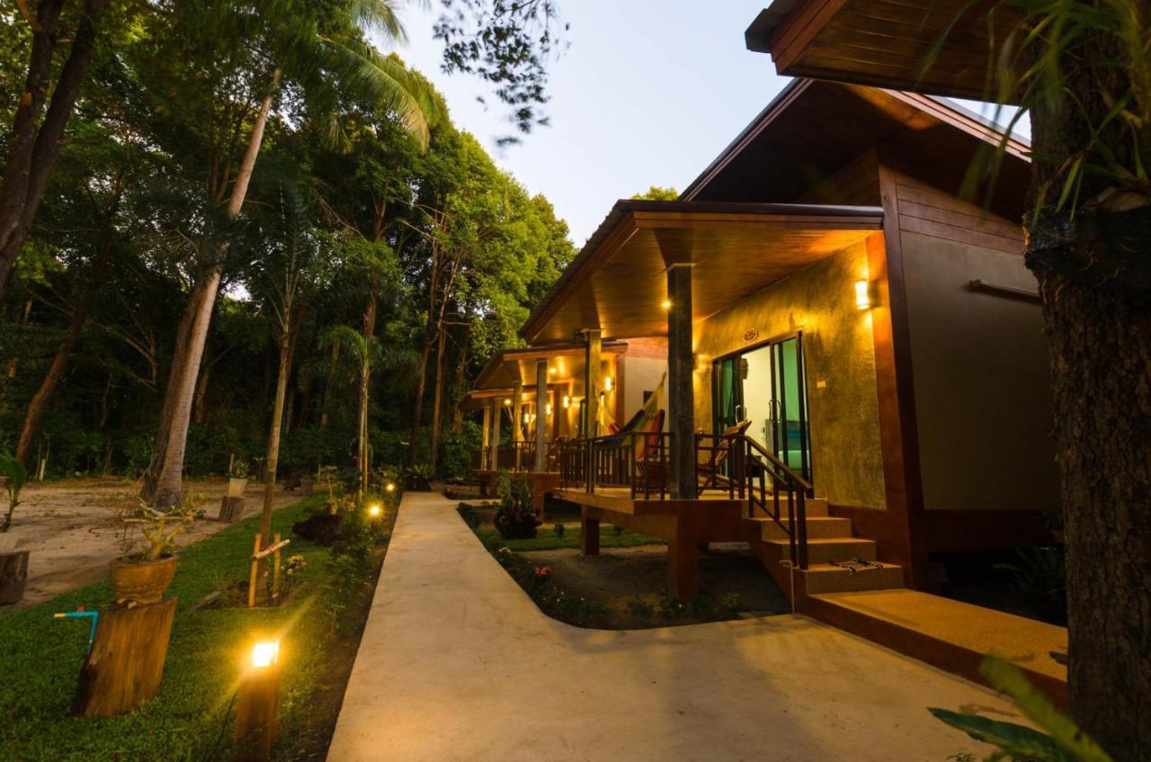 The Sun Long Beach Resort Ko Lanta Exteriör bild